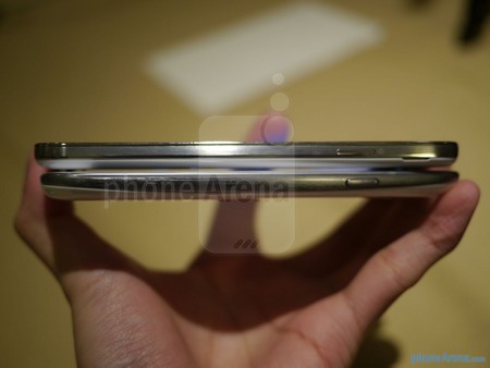 Galaxy S4 gây nhầm lẫn về thiết kế với Galaxy S III 6